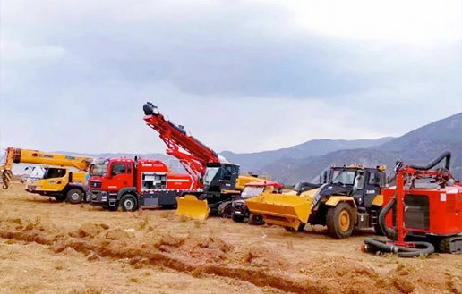 XCMG participated in practical exercises such as aerial joint rescue and firefighting,